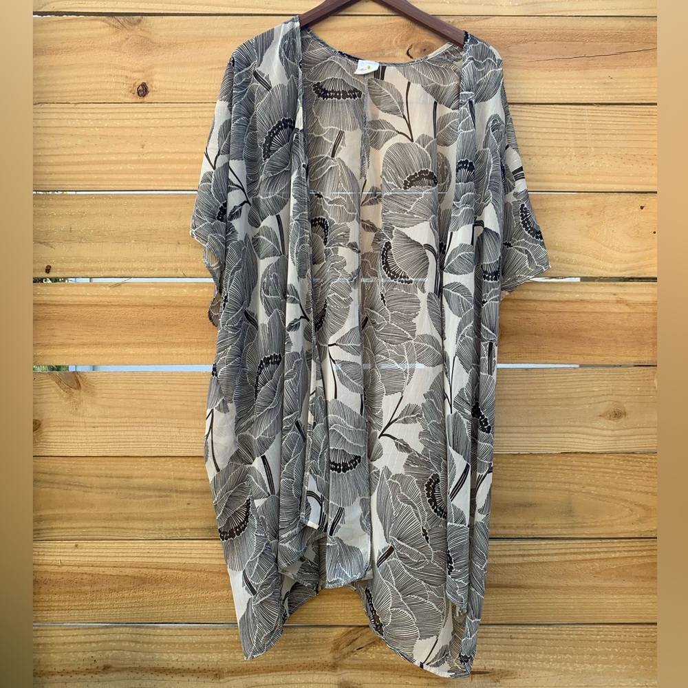 By Together Poppy Print Floral Beach Coverup Shawl